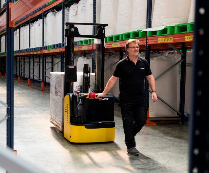 HYUNDAI 10/12/15ES elstabler m/styrestang