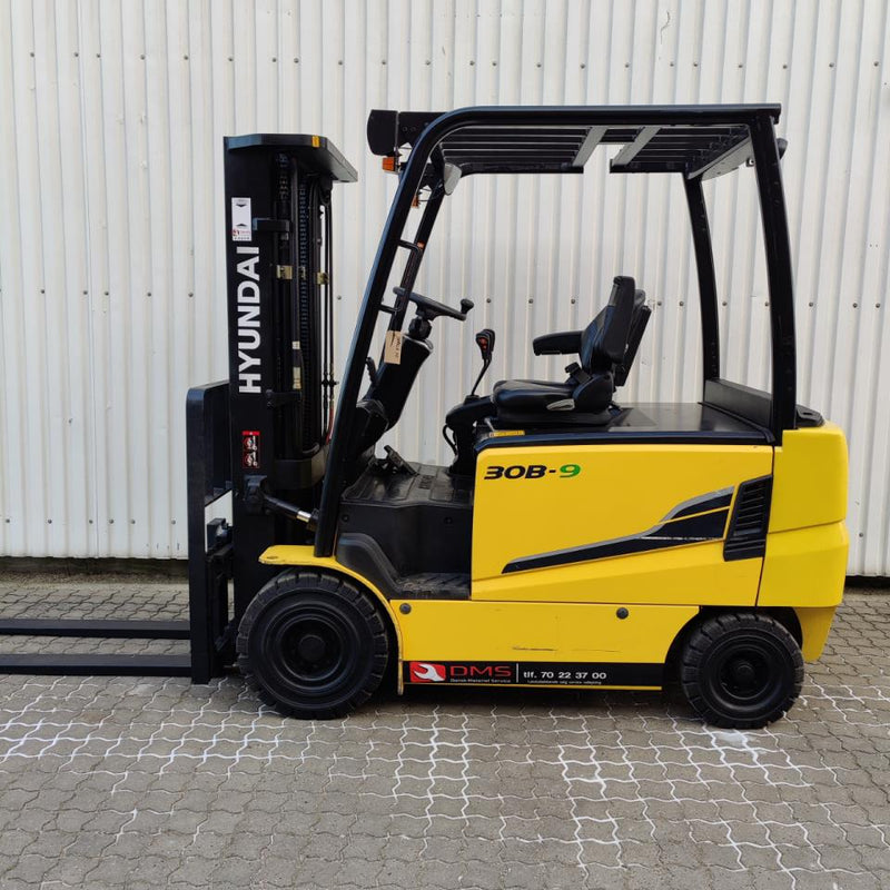 Hyundai 30B-9