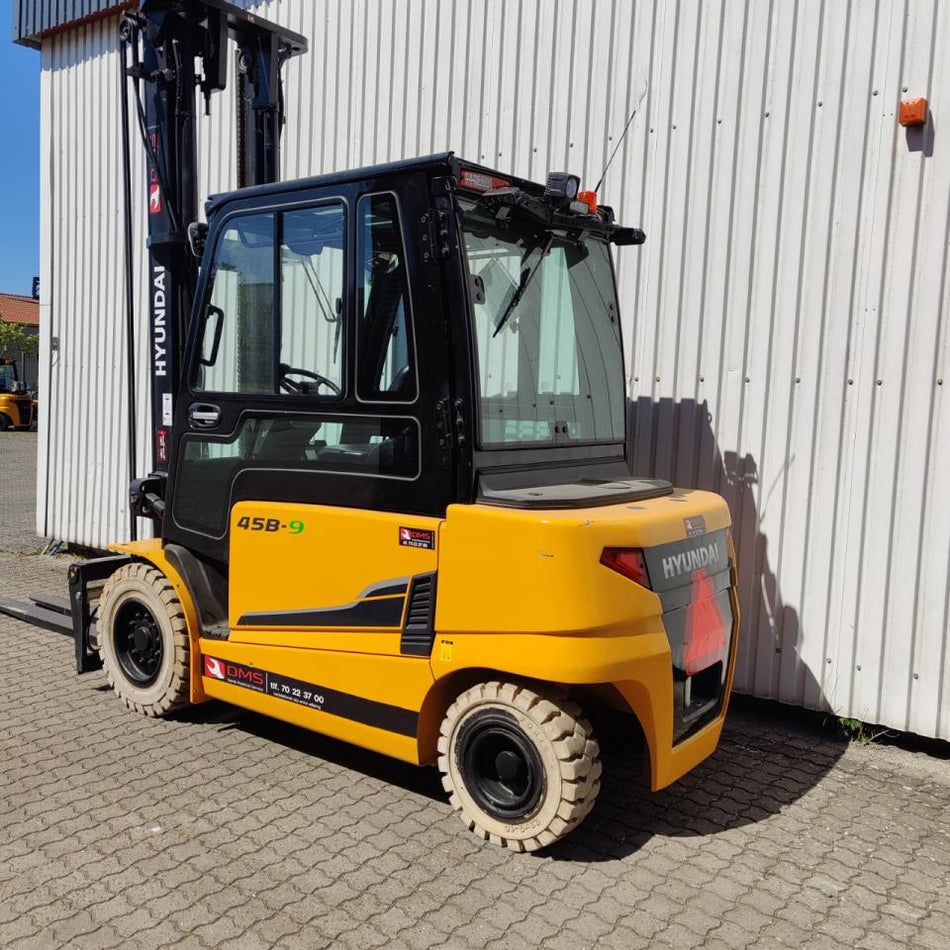 Hyundai 45B-9