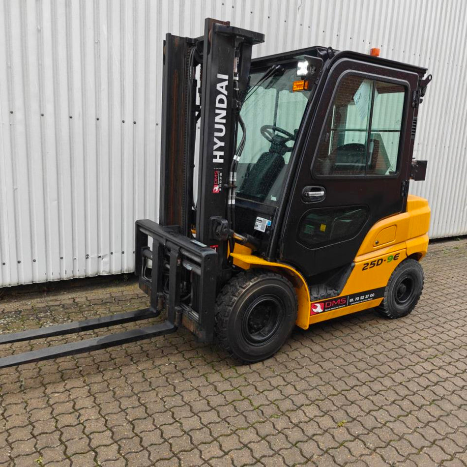 Hyundai 25D-9E
