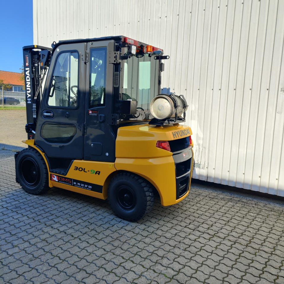 Hyundai 30L-9A