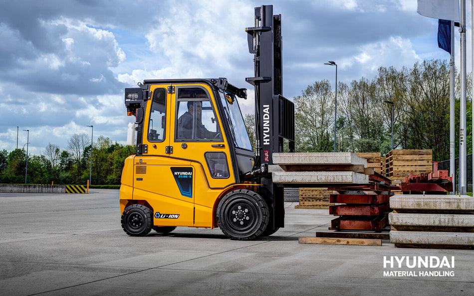 HYUNDAI 25/30/35 BE-X